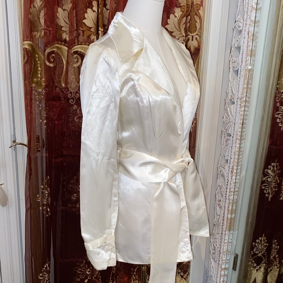 Vintage Off White Satin Blazer - Picture 6 of 17